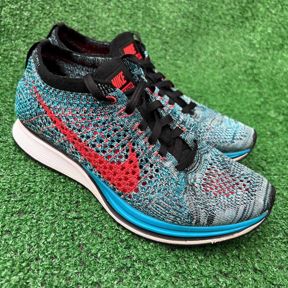 Nike Flyknit Racer running shoes Lace Up Men’s Sz 5 / women 6.5 pre-owned